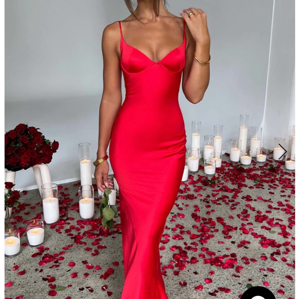 ATHENA RED STRAPY EVENING GOWN - RED - EUC S - BABYBOO - Picture 9 of 14